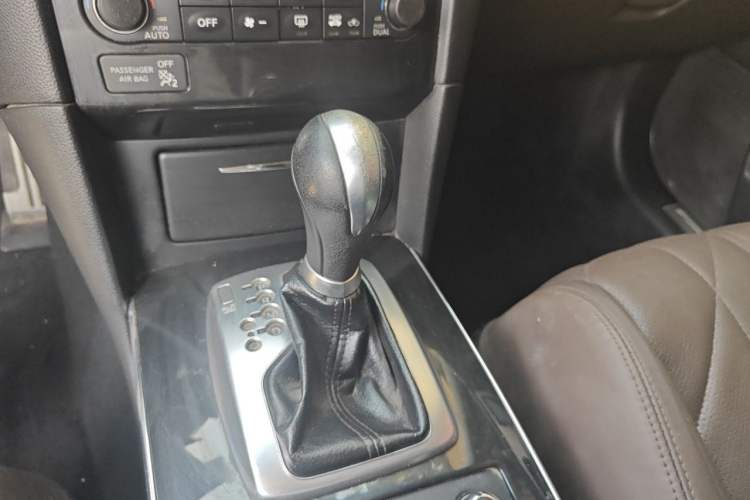 Used Infiniti QX70 2013 3.7L Standard Edition Gear Lever