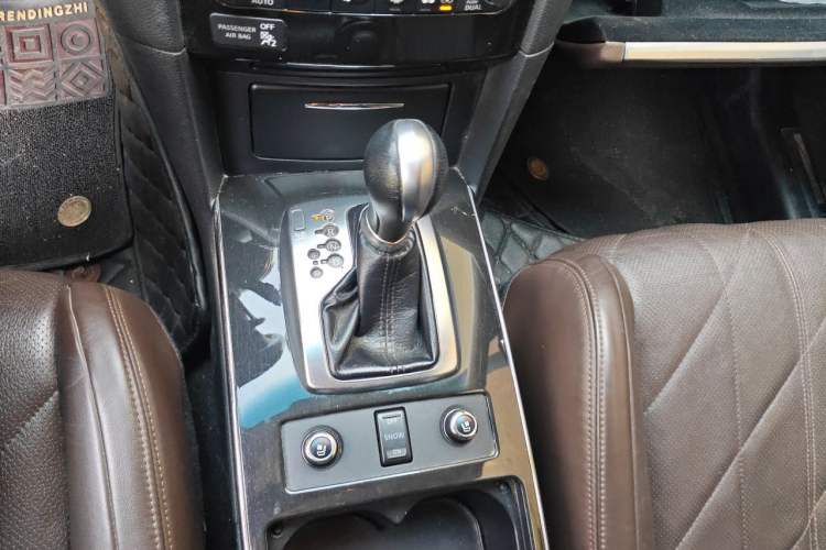 Used Infiniti QX70 2013 3.7L Standard Edition Gear Lever