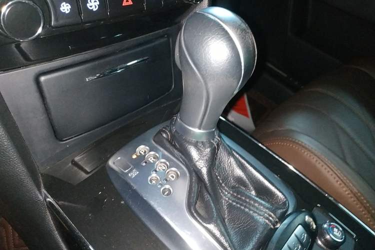 Used Infiniti QX70 2013 3.7L Standard Edition Gear Lever