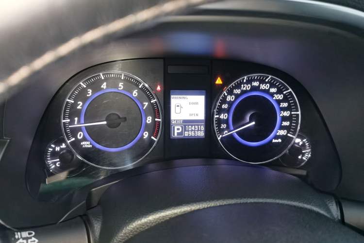 Used Infiniti QX70 2013 3.7L Standard Edition Instrument Cluster
