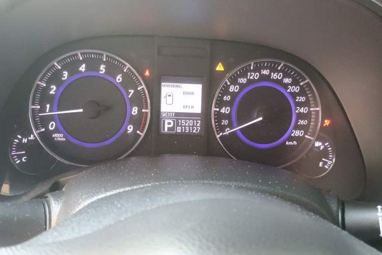 Used Infiniti QX70 2013 3.7L Standard Edition Instrument Cluster