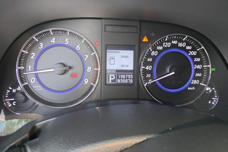 Used Infiniti QX70 2013 3.7L Supreme Edition Instrument Cluster