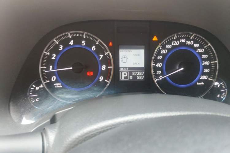 Used Infiniti QX70 2013 3.7L Supreme Edition Instrument Cluster