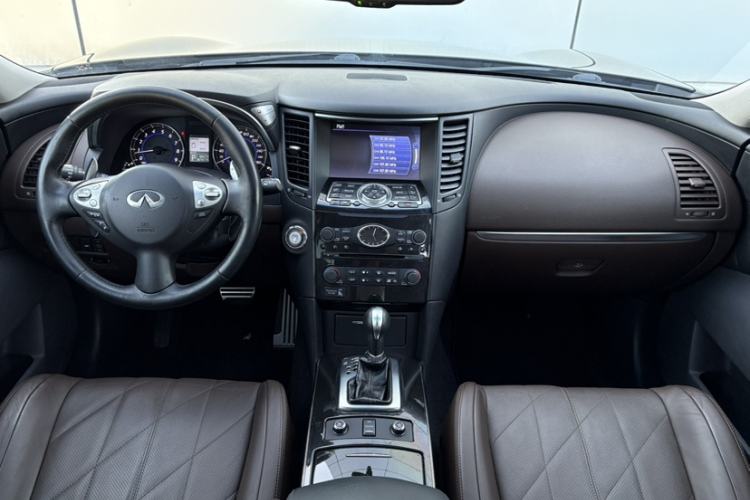 Used Infiniti QX70 2013 3.7L Supreme Edition Interior 1