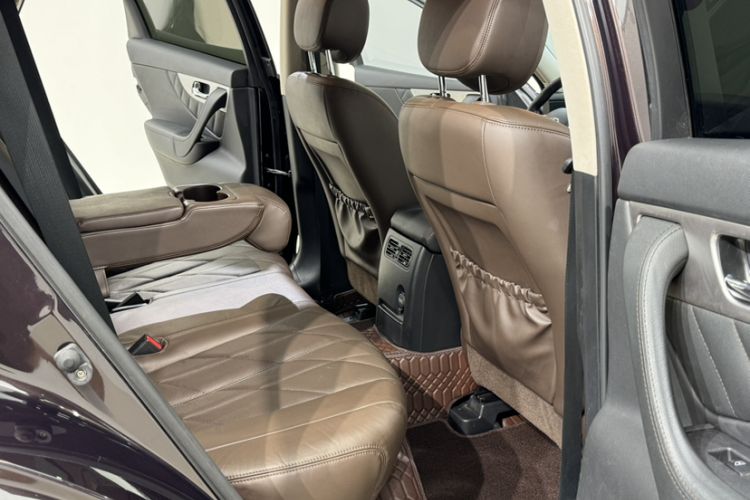 Used Infiniti QX70 2013 3.7L Standard Edition Interior 11