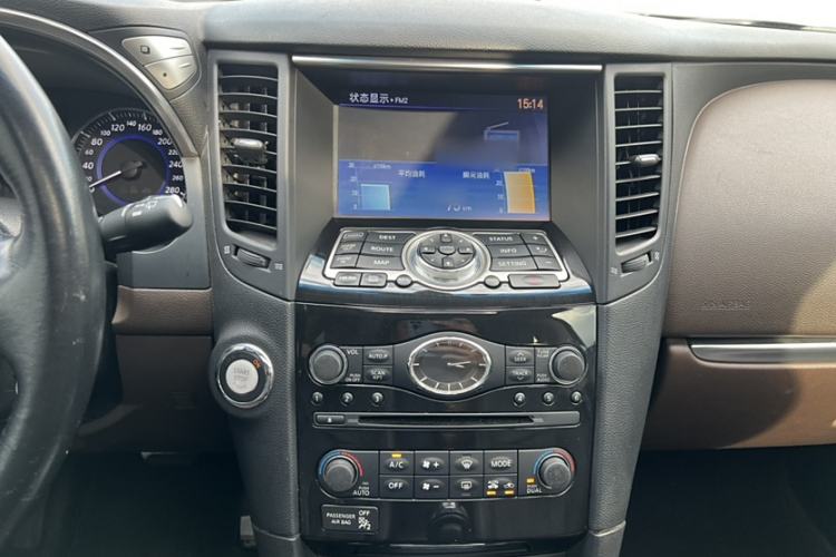 Used Infiniti QX70 2013 3.7L Standard Edition Interior 6