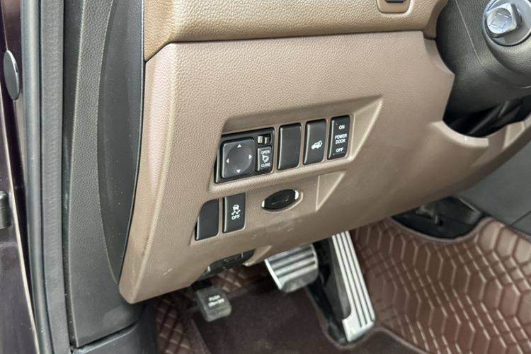 Used Infiniti QX70 2013 3.7L Standard Edition Interior 9