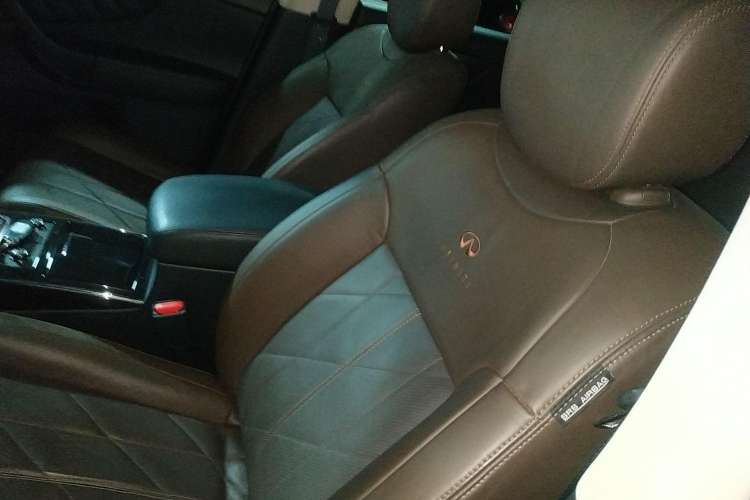 Used Infiniti QX70 2013 3.7L Standard Edition Left Front Seat