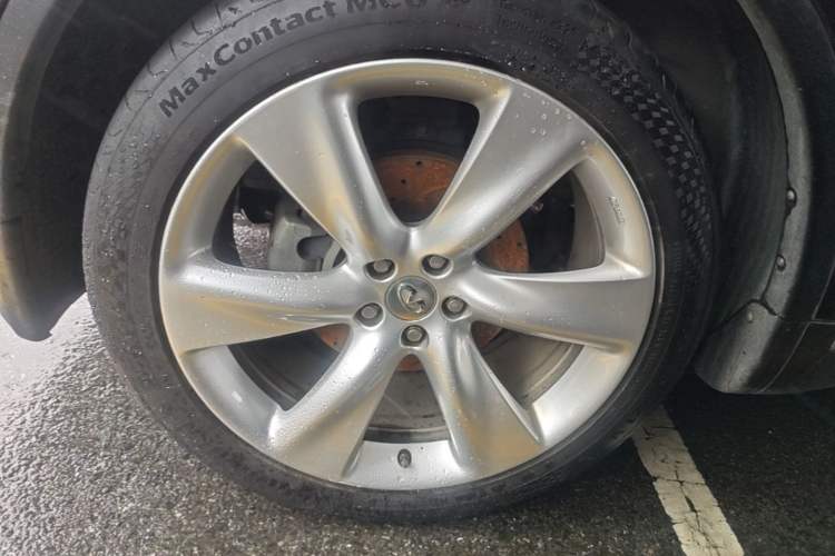 Used Infiniti QX70 2013 3.7L Supreme Edition Left Front Wheel Hub