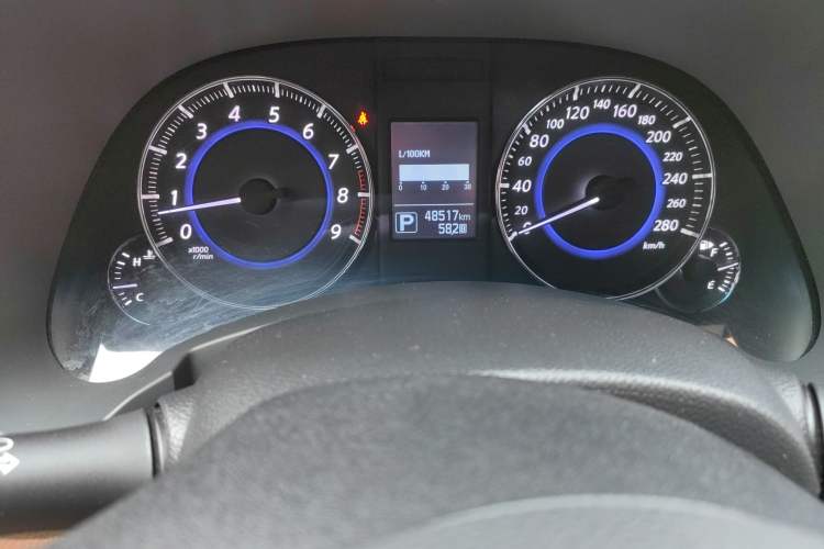 Used Infiniti QX70 2013 3.7L Supreme Edition Odometer Close Up