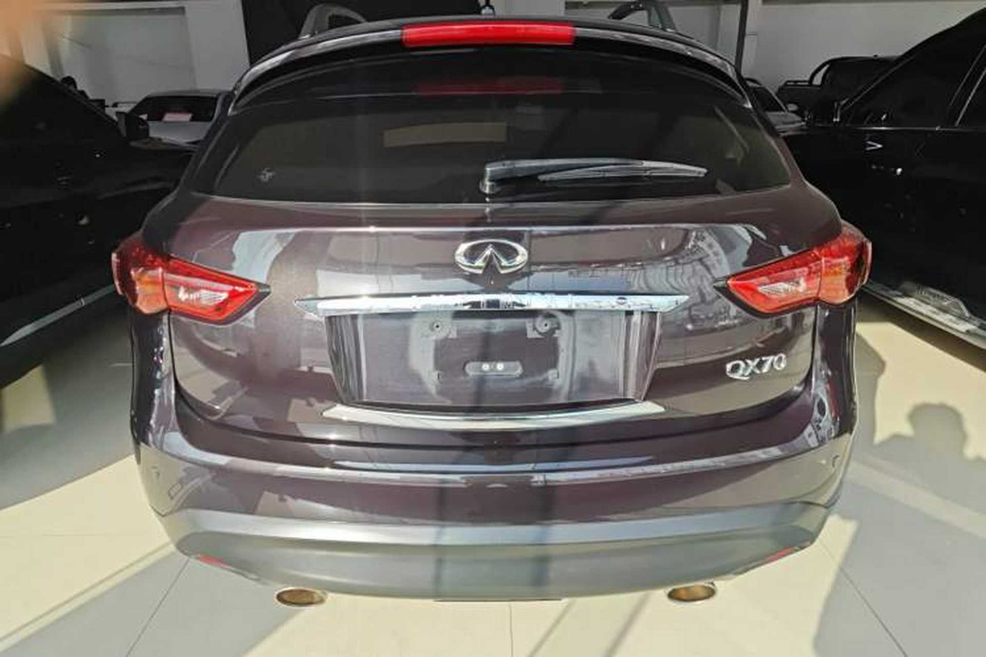 Used Infiniti QX70 2013 3.7L Standard Edition Rear