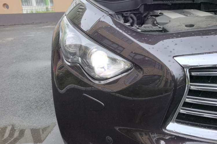Used Infiniti QX70 2013 3.7L Supreme Edition Right Front Headlight
