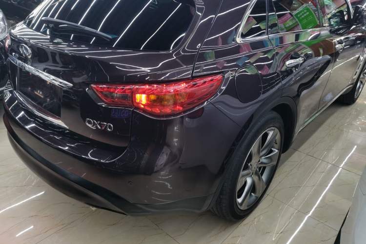 Used Infiniti QX70 2013 3.7L Standard Edition Right Rear Taillight