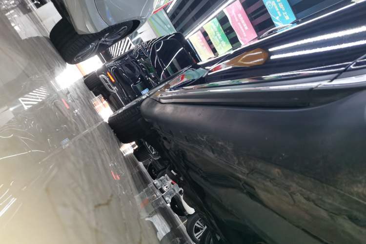Used Infiniti QX70 2013 3.7L Standard Edition Right Side Sill