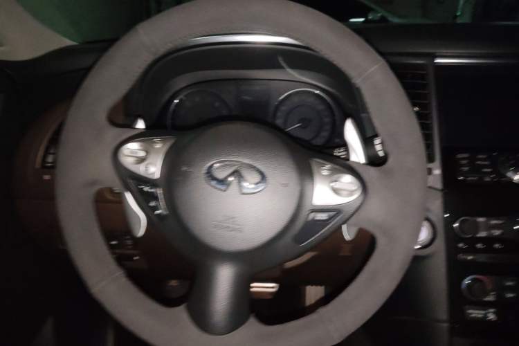Used Infiniti QX70 2013 3.7L Standard Edition Steering Wheel