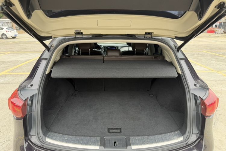 Used Infiniti QX70 2013 3.7L Standard Edition Trunk