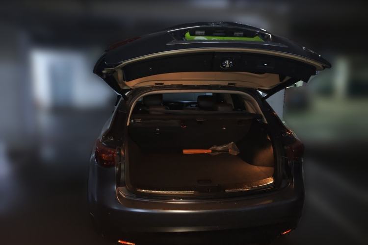 Used Infiniti QX70 2013 3.7L Standard Edition Trunk
