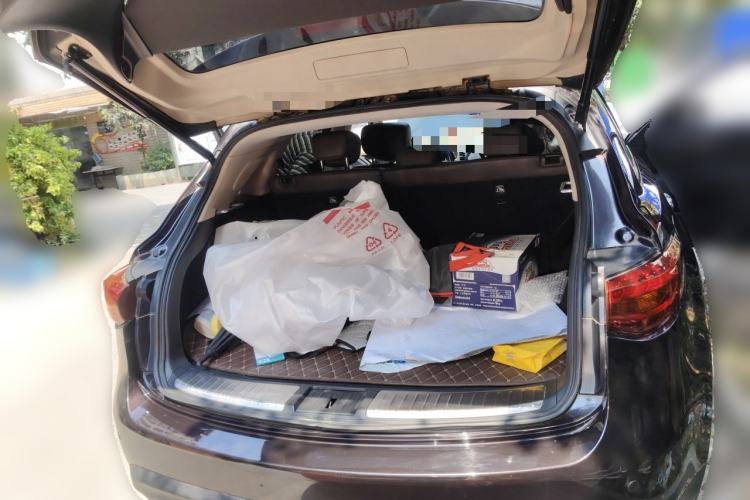Used Infiniti QX70 2013 3.7L Supreme Edition Trunk