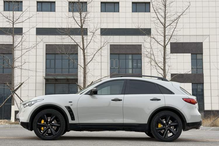 Used Infiniti QX70 2013 3.7L Standard Edition Exterior 4