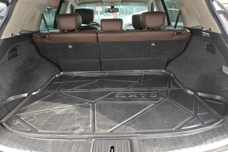 Used Infiniti QX70 2013 3.7L Standard Edition Trunk