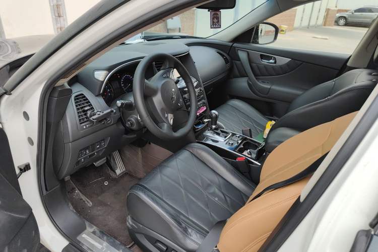 Used Infiniti QX70 2013 3.7L Standard Edition Driver Seat