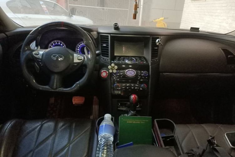 Used Infiniti QX70 2013 3.7L Standard Edition Center Console
