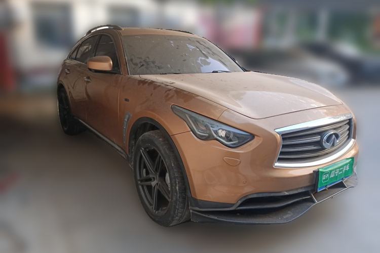 Used Infiniti QX70 2013 3.7L Standard Edition Front Right 45 Deg