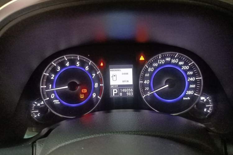 Used Infiniti QX70 2013 3.7L Standard Edition Instrument Cluster