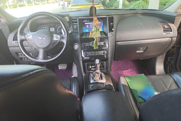 Used Infiniti QX70 2013 3.7L Standard Edition Center Console