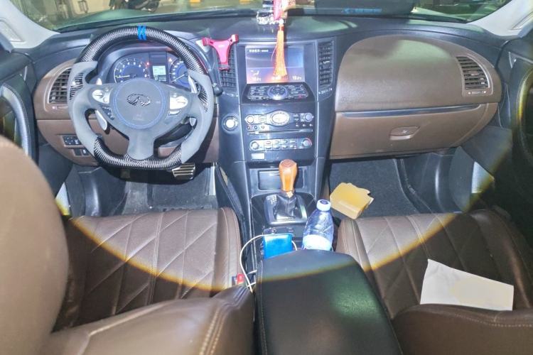 Used Infiniti QX70 2013 3.7L Standard Edition Center Console