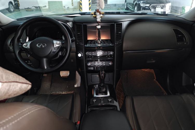 Used Infiniti QX70 2013 3.7L Supreme Edition Center Console