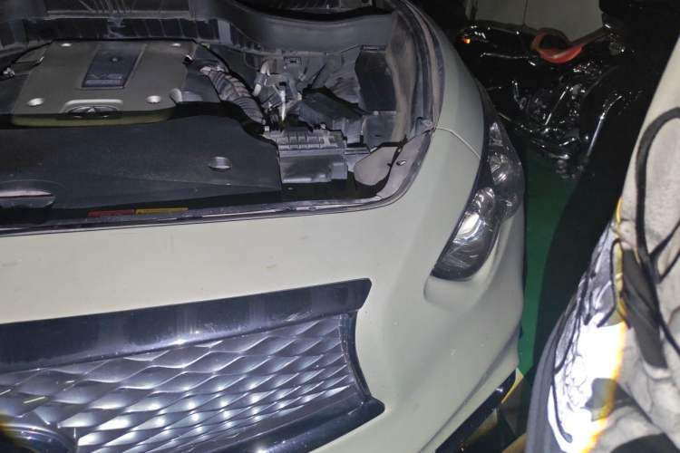Used Infiniti QX70 2013 3.7L Standard Edition Engine Bay Left
