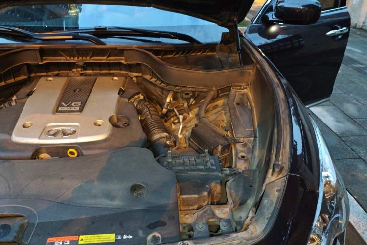 Used Infiniti QX70 2013 3.7L Standard Edition Engine Bay Left