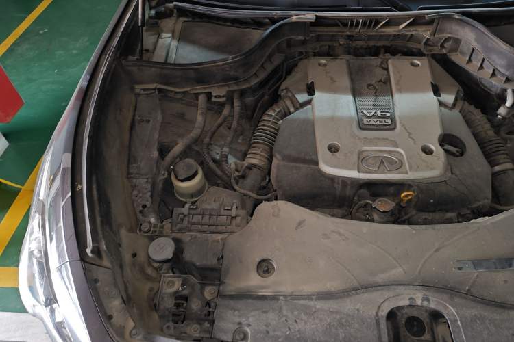 Used Infiniti QX70 2013 3.7L Supreme Edition Engine Bay Right