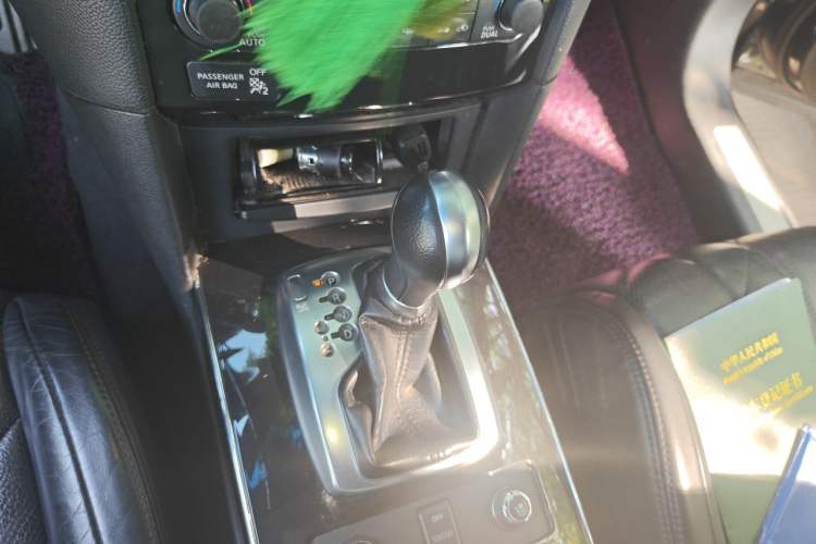 Used Infiniti QX70 2013 3.7L Standard Edition Gear Lever