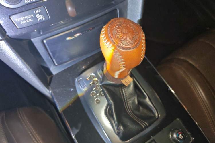 Used Infiniti QX70 2013 3.7L Standard Edition Gear Lever