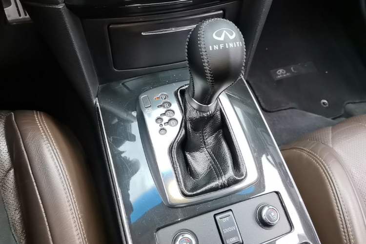 Used Infiniti QX70 2013 3.7L Standard Edition Gear Lever