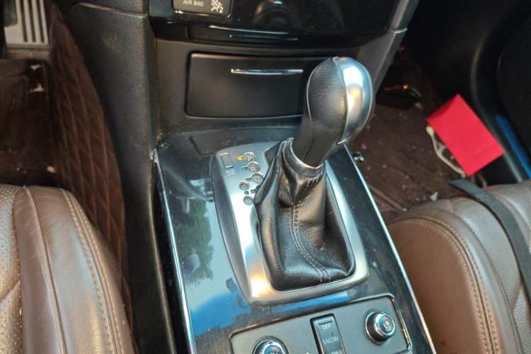 Used Infiniti QX70 2013 3.7L Standard Edition Gear Lever
