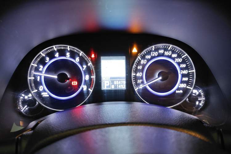 Used Infiniti QX70 2013 3.7L Supreme Edition Instrument Cluster