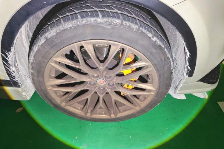 Used Infiniti QX70 2013 3.7L Standard Edition Right Front Wheel Hub