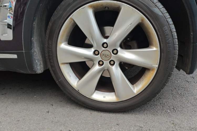 Used Infiniti QX70 2013 3.7L Standard Edition Right Front Wheel Hub