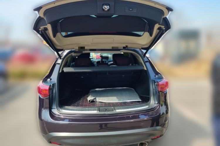 Used Infiniti QX70 2013 3.7L Standard Edition Trunk