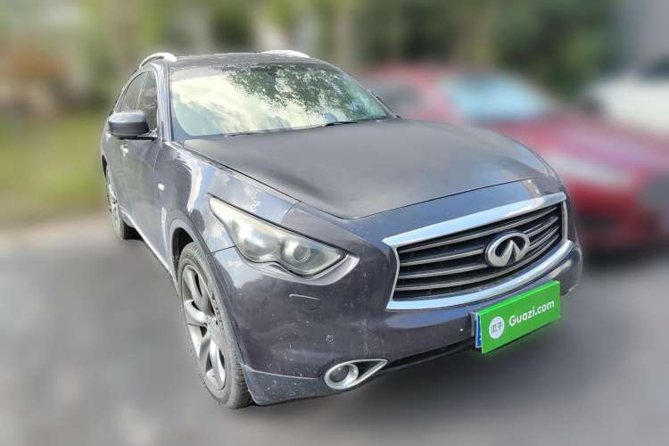 Used Infiniti QX70 2013 3.7L Standard Edition Front Right 45 Deg