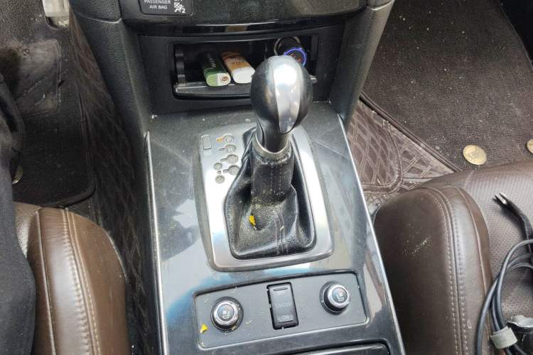 Used Infiniti QX70 2013 3.7L Standard Edition Gear Lever