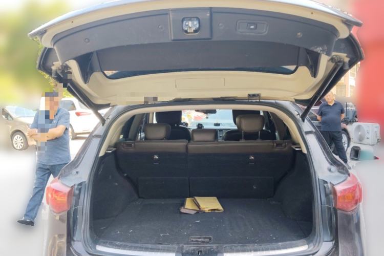 Used Infiniti QX70 2013 3.7L Standard Edition Trunk