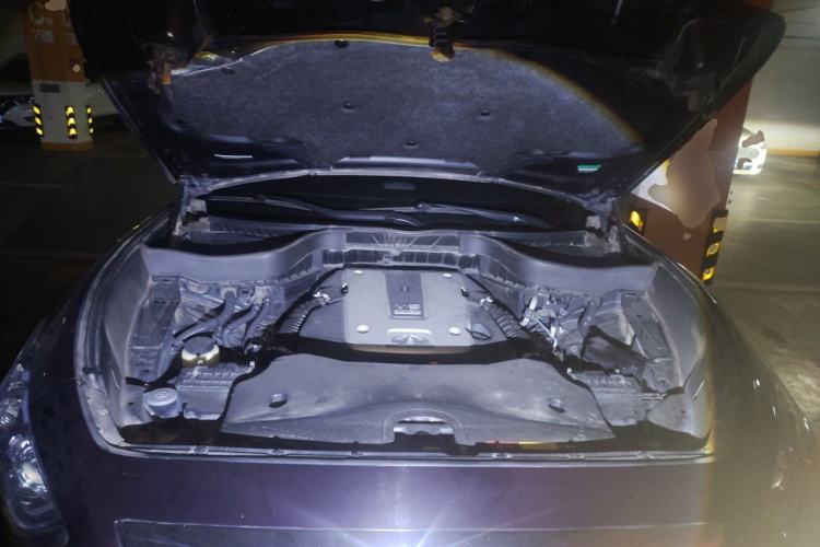 Used Infiniti QX70 2013 3.7L Standard Edition Engine Bay