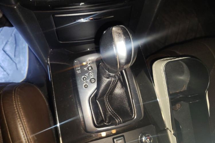 Used Infiniti QX70 2013 3.7L Standard Edition Gear Lever