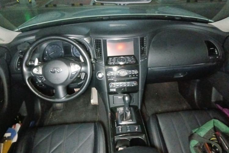 Used Infiniti QX70 2013 3.7L Standard Edition Center Console