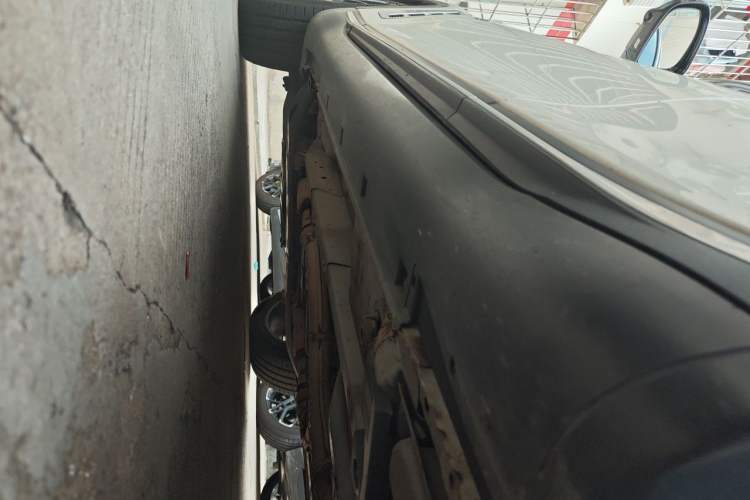 Used Infiniti QX70 2013 3.7L Standard Edition Chassis Rear Left