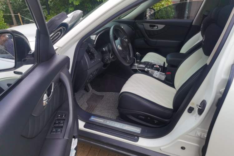 Used Infiniti QX70 2013 3.7L Standard Edition Driver Seat